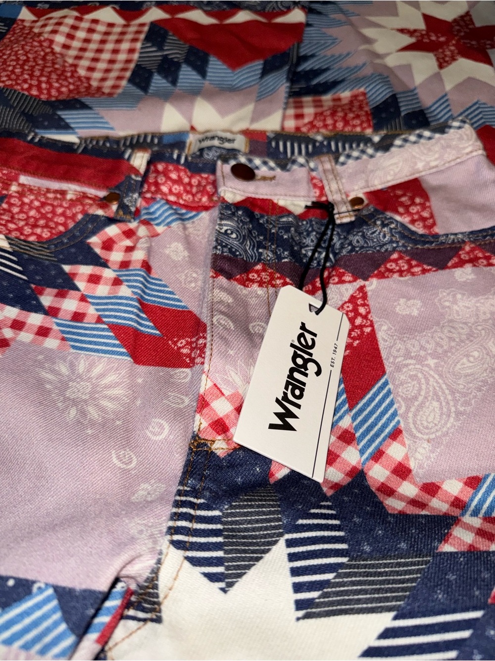 Wrangler Wanderer Patchwork Print Wide-Leg in Blue & Red - Picture 5 of 6